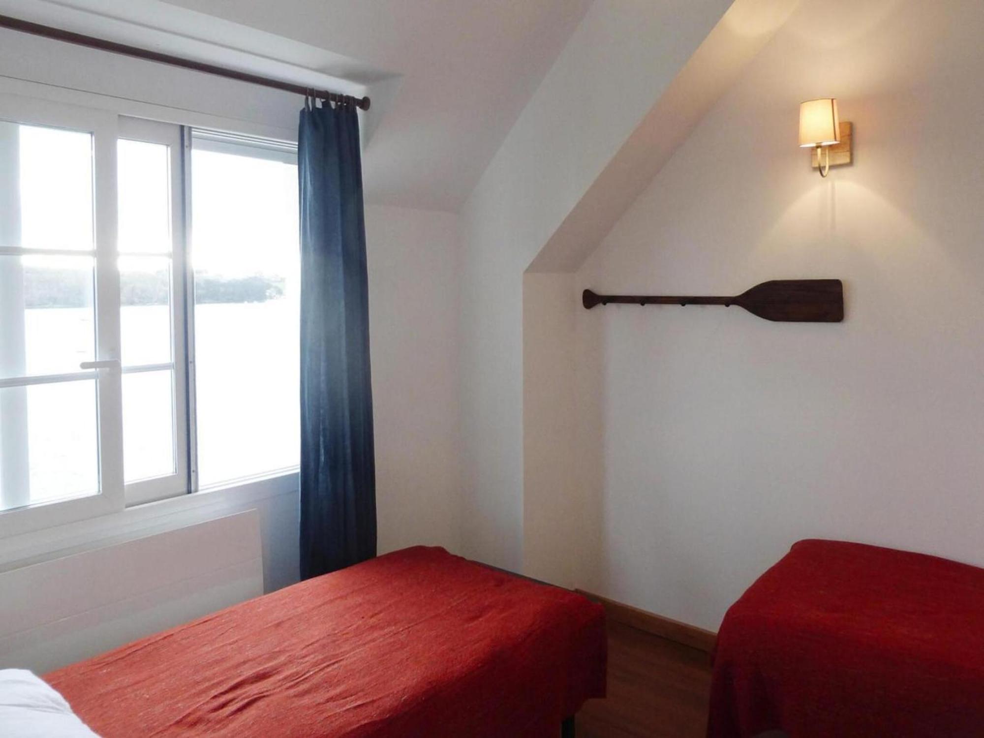Pretty Breton Holiday Home In A Top Location Plougasnou Bagian luar foto