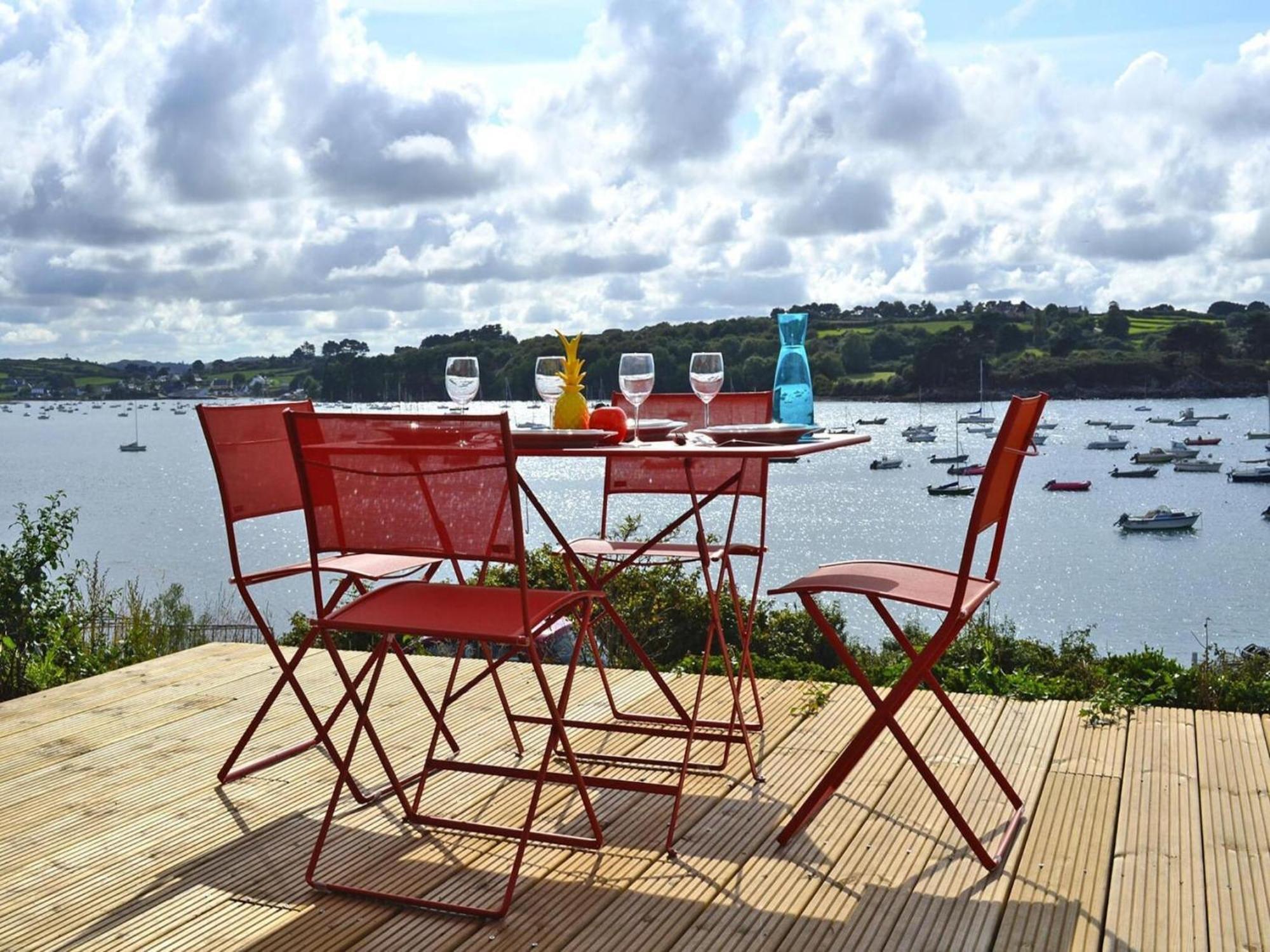 Pretty Breton Holiday Home In A Top Location Plougasnou Bagian luar foto