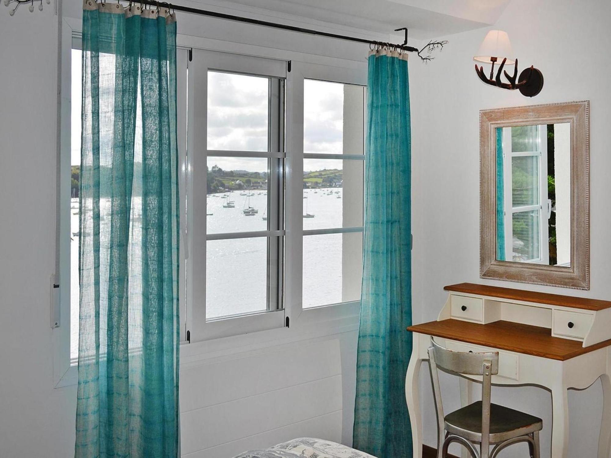 Pretty Breton Holiday Home In A Top Location Plougasnou Bagian luar foto